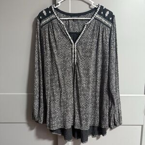 Lucky Brand Plus Women Long Sleeve V-Neck Boho Embroidered Top Black/White 2X